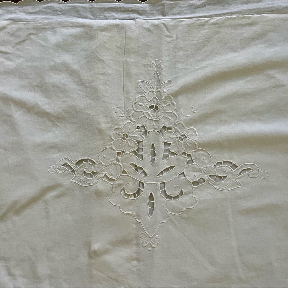Elegant White Embroidered Pillowcase 22/28 inches - Picture 8 of 9